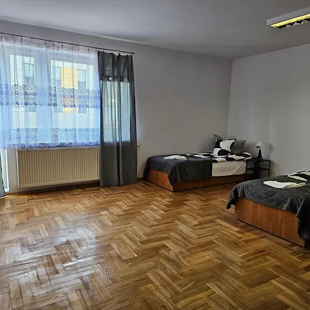 Vera Dla Seniorow , Z Celodobowa Opieka I Wyzywienie