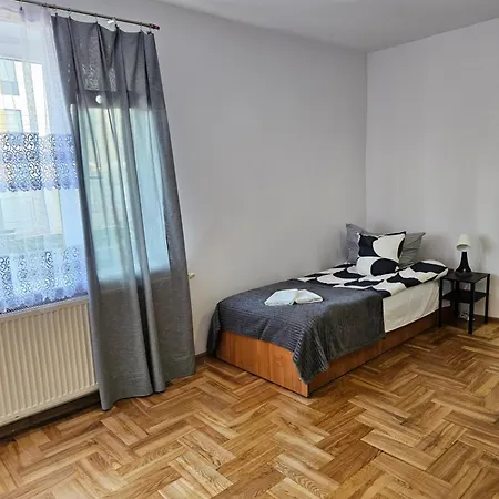 Vera Dla Seniorow , Z Celodobowa Opieka I Wyzywienie * Zabki