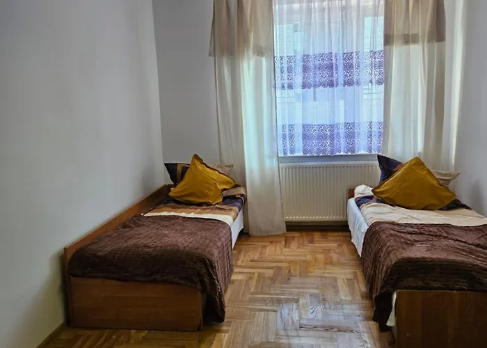 Vera Dla Seniorow , Z Celodobowa Opieka I Wyzywienie